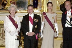 نصیحت ملکه انگلیس به همسر شاه اردن در نخستین ملاقات چه بود؟