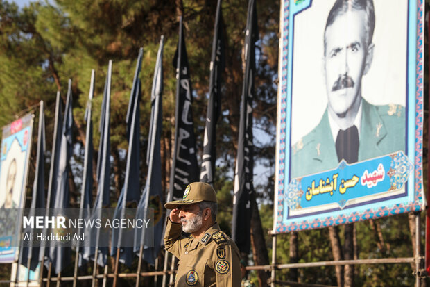 سرلشکر سید عبدالرحیم موسوی فرمانده کل ارتش جمهوری اسلامی ایران در بیستمین دوره جامع دانش پذیری دانشجویان دانشگاه های افسری ارتش حضور دارد