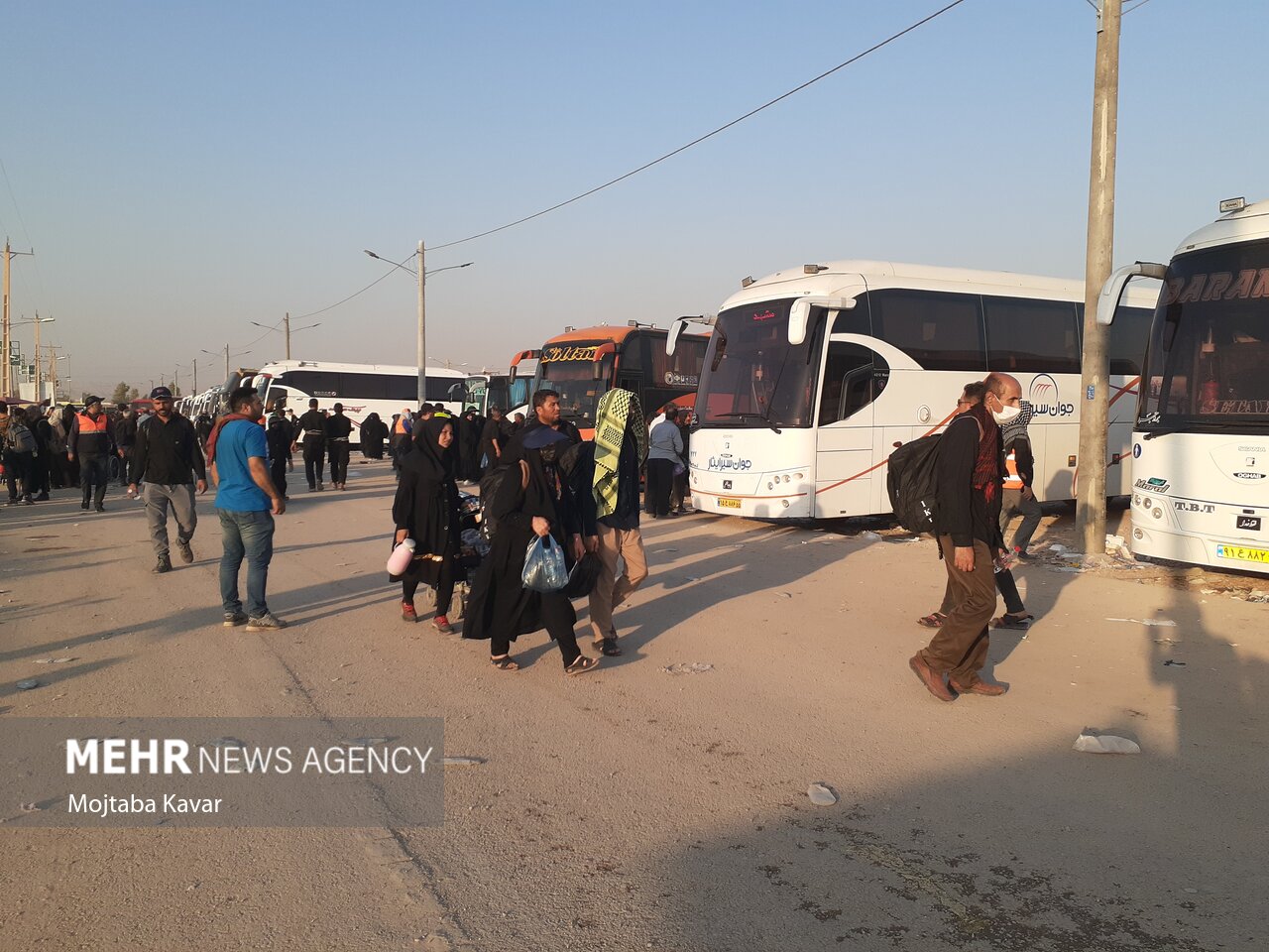 ۲ هزار و ۱۵۰ اتوبوس زوار را از پایانه برکت مهران جابجا کردند