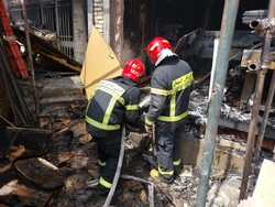 آتش سوزی در منزل مسکونی ۲ طبقه در اصفهان