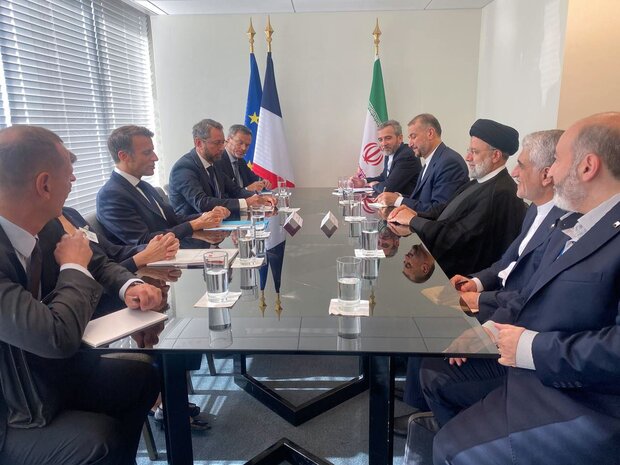 Reisi ile Macron New York'ta görüştü Reisi ile Macron New York'ta görüştü