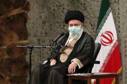مقدس دفاع نے ثابت کیا کہ ملک کی حفاظت کا واحد ذریعہ مقاومت ہے، رہبر انقلاب اسلامی
