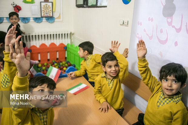آموزش بیش از ۵۲ هزار کودک ۴ تا ۶ ساله در کودکستان های فارس آموزش بیش از ۵۲ هزار کودک ۴ تا ۶ ساله در کودکستان های فارس