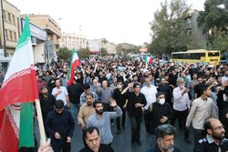 أهالي طهران يستعدون لمسيرات شعبية حاشدة للتنديد بأعمال الشغب