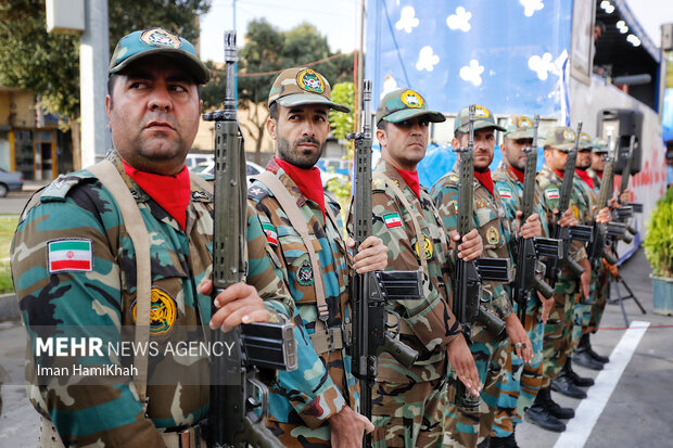 آیین رژه نیروهای مسلح در همدان