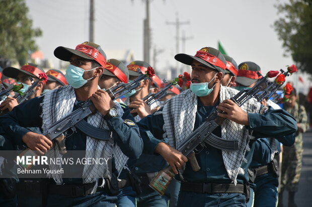 رژه نیروهای مسلح استان بوشهر برگزار شد