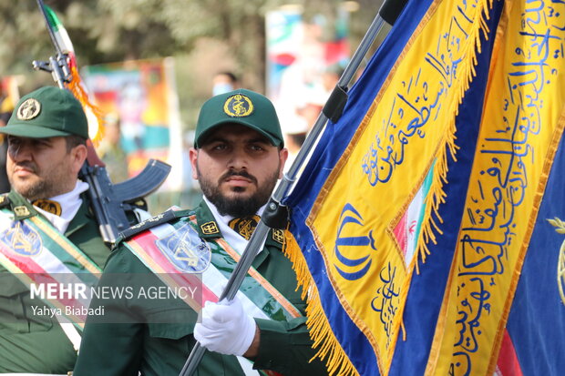 برگزاری رژه نیروهای مسلح در کرمانشاه