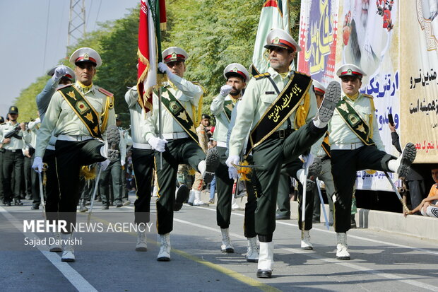 رژه هفته دفاع مقدس در خرم آباد