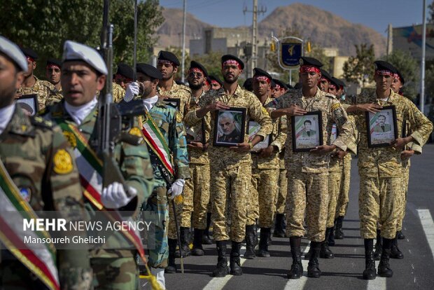 Iran Armed Forces mark Sacred Defense with nationwide parades