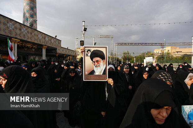 People in Mashahd, Hamedan hold rallies against rioters