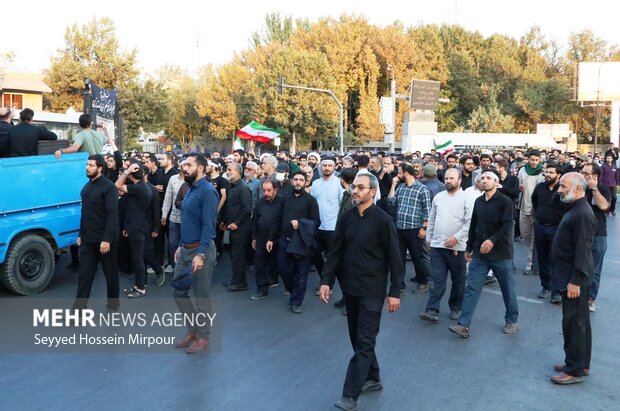 People in Mashahd, Hamedan hold rallies against rioters