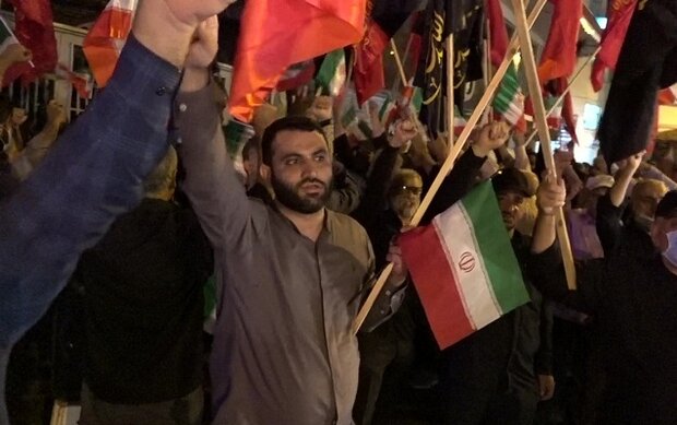 تجمع رشتوندان در محکومیت آتش زدن مسجد سبزه میدان