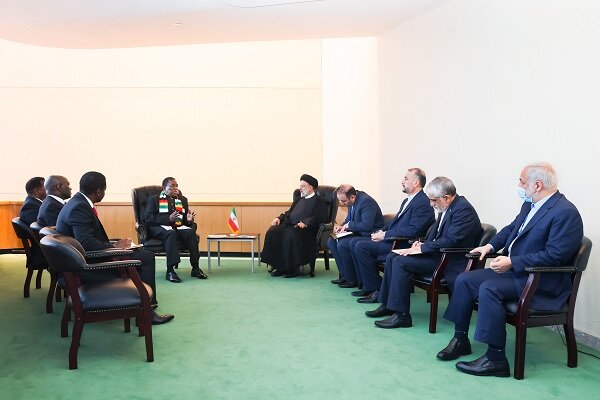 Raeisi meets Serbia, Zimbabwe presidents in New York