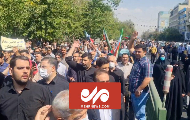 راهپیمایی سراسری مردم ایران در محکومیت جنایت تروریستی شیراز
