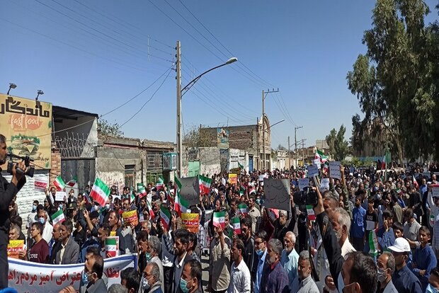 تجمع خودجوش مردم زاهدان در محکومیت هتک حرمت مقدسات