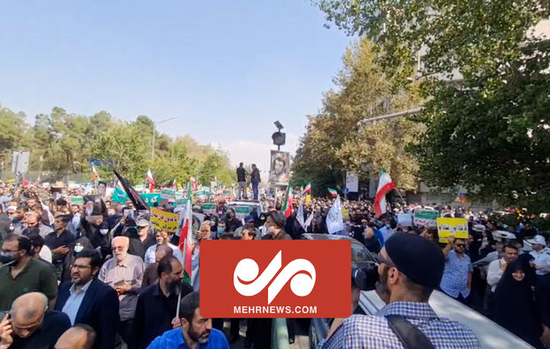 شعارهای مردم تهران و اعلام انزجار از اقدام تروریستی در شیراز