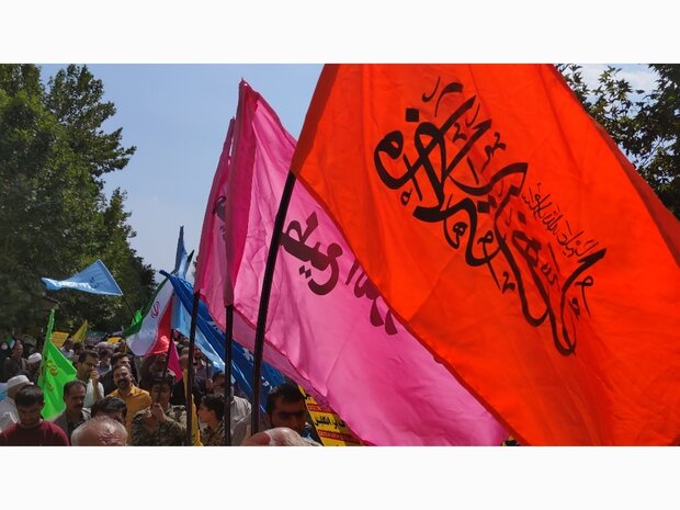 راهپیمایی در محکومیت هتک حرمت به مقدسات در یاسوج برگزار شد