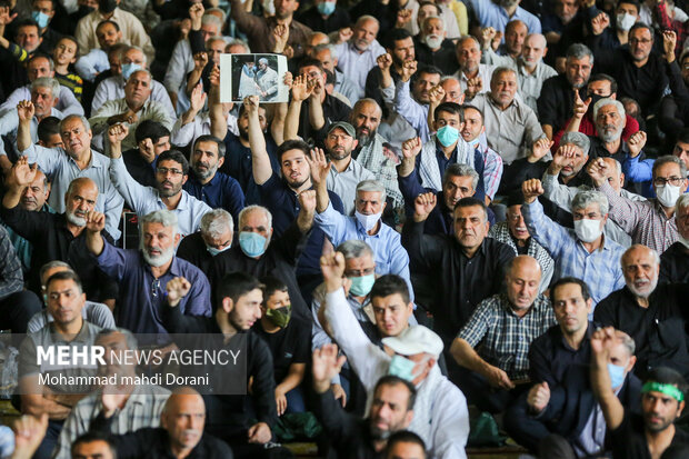 جانب من مسيرة إدانة أعمال الشغب بعد صلاة الجمعة في طهران