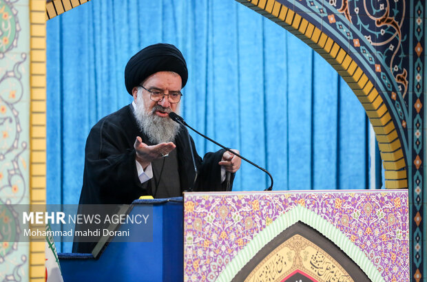 ایران کے مخالفین کی شکست حتمی ہے، آیت اللہ خاتمی کا نماز عید کے اجتماع سے خطاب