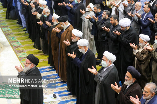 جانب من مسيرة إدانة أعمال الشغب بعد صلاة الجمعة في طهران