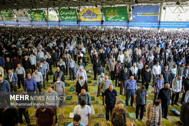 جانب من مسيرة إدانة أعمال الشغب بعد صلاة الجمعة في طهران