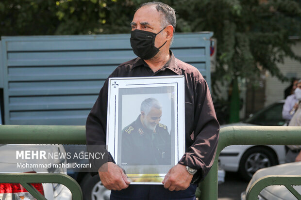 جانب من مسيرة إدانة أعمال الشغب بعد صلاة الجمعة في طهران