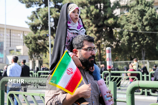 جانب من مسيرة إدانة أعمال الشغب بعد صلاة الجمعة في طهران