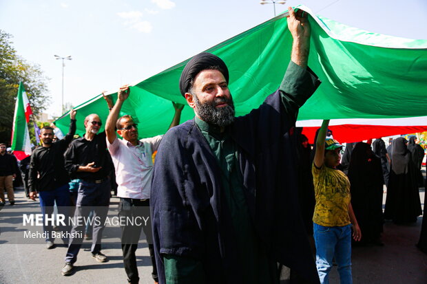 Pro-Islamic Establishment rallies in Qom