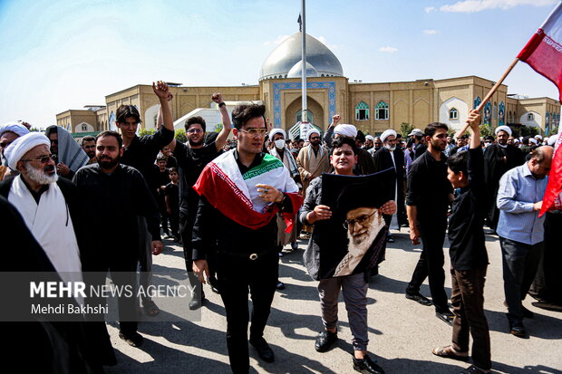 Pro-Islamic Establishment rallies in Qom