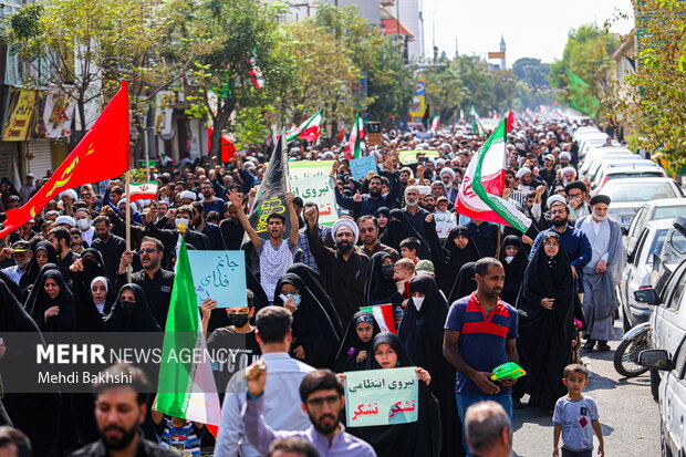 راهپیمایی مردم قم در محکومیت اغتشاشگران