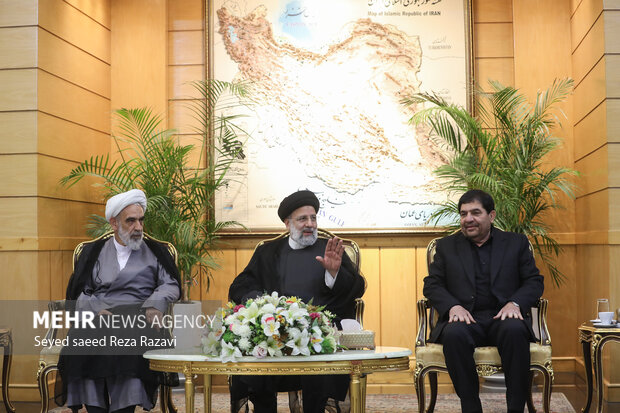 نیویارک سے واپسی پر ایرانی صدر کا والہانہ استقبال
