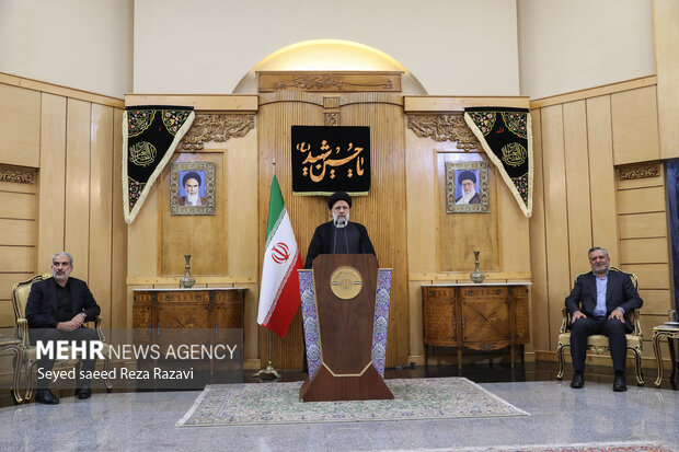 نیویارک سے واپسی پر ایرانی صدر کا والہانہ استقبال
