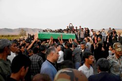 قوچان میں حالیہ ہنگامہ آرائیوں میں شہید ہونے والے سیکورٹی اہلکار کی تشییع جنازہ + تصاویر