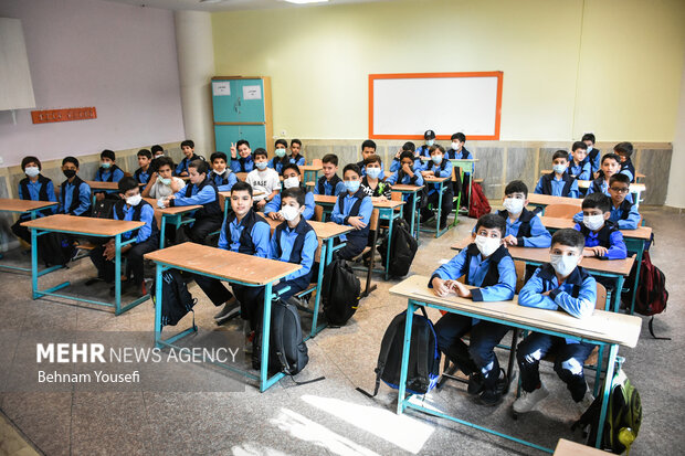 مدارس استان سمنان بازگشایی شد/ تجربه درس فعلاً «یک روز در میان» 