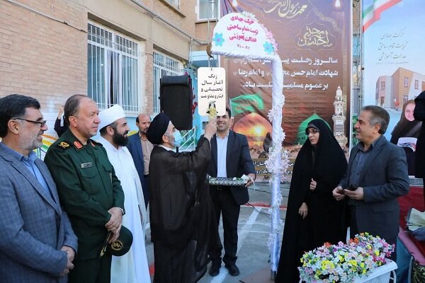 الرئيس الإيراني يقرع جرس بدء العام الدراسي الجديد في ايران