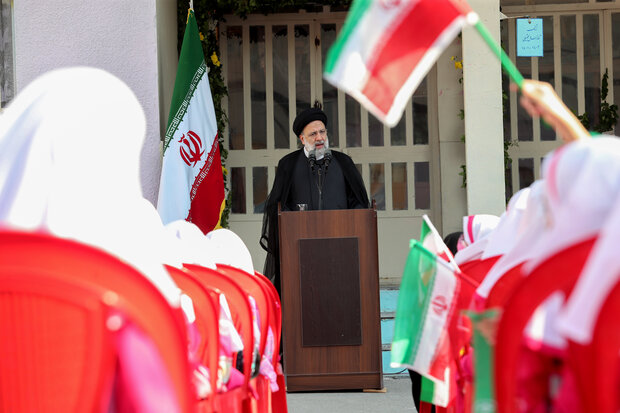 ایران میں نئے تعلیمی سال کا آغاز/صدر رئیسی نے نئے تعلیمی سال کے آغاز کی گھنٹی بجادی