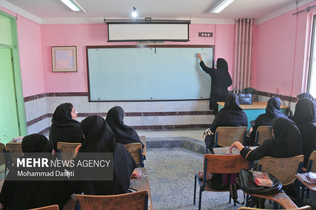۶۳ میلیارد اعتبار برای آماده‌سازی مدارس اصفهان توزیع شد