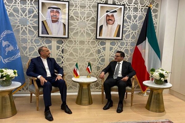 Iran, Kuwait FMs discuss bilateral ties, regional issues 
