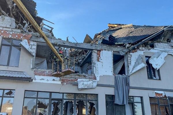 Missile strike hits Kherson hotel, killing two people