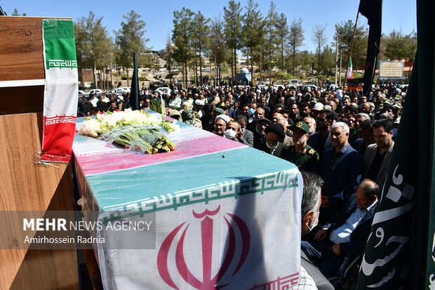 پیکر شهید  مدافع امنیت «حسین تقیپور» در اسلامشهر تشییع شد پیکر شهید  مدافع امنیت «حسین تقیپور» در اسلامشهر تشییع شد