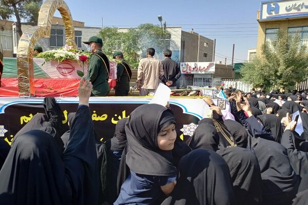 تشییع پیکر شهید «محمدحسین سروری راد»/ حماسه در گرمسار تکمیل شد