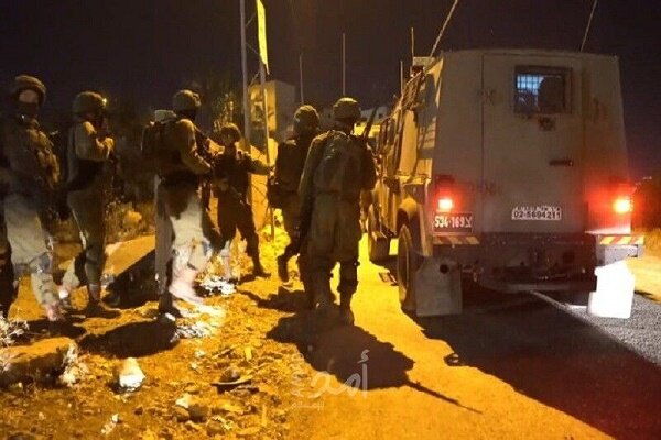 Israeli regime forces raid holy al-Quds