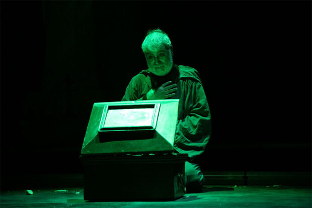 همزمان با اجرای «خورشید کاروان» انوشیروان ارجمند آسمانی شد