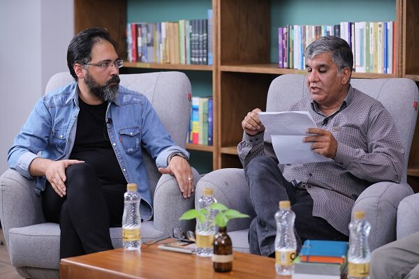 دهقان: بخشی از آثار جنگ، تاریخسازی میکنند نه تاریخنگاری