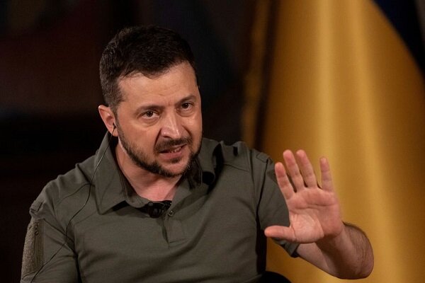 هراس از نتایج اولیه همهپرسی؛ زلنسکی با دبیرکل ناتو تماس گرفت