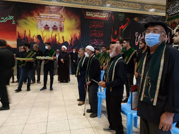 پیر غلامان حسینی در بندر گناوه تجلیل شدند پیر غلامان حسینی در بندر گناوه تجلیل شدند