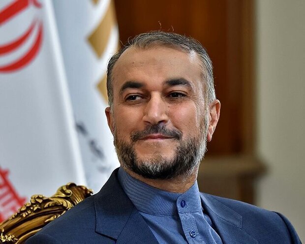 Iran FM congratulates Austrian counterpart on National Day