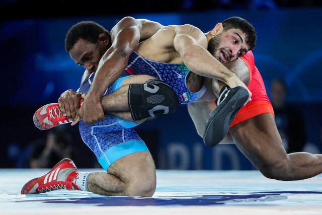 دوئل جادوگر و تانک روس در راند نخست/سومین طلا در چنگ کامران؟