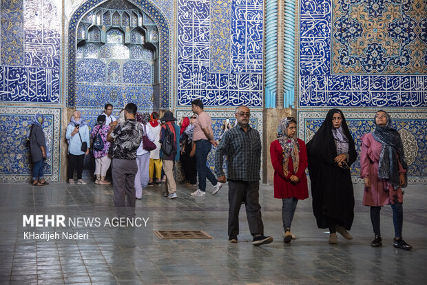 Tourists visit Isfahan historical sights
