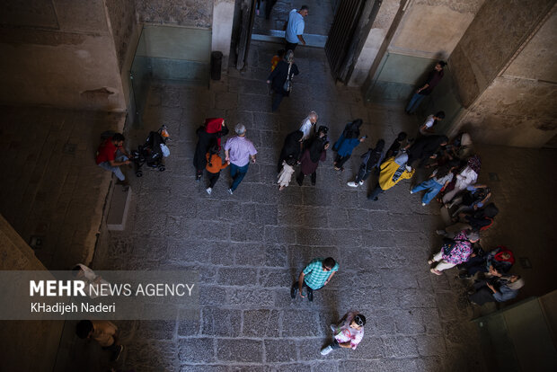 Tourists visit Isfahan historical sights
